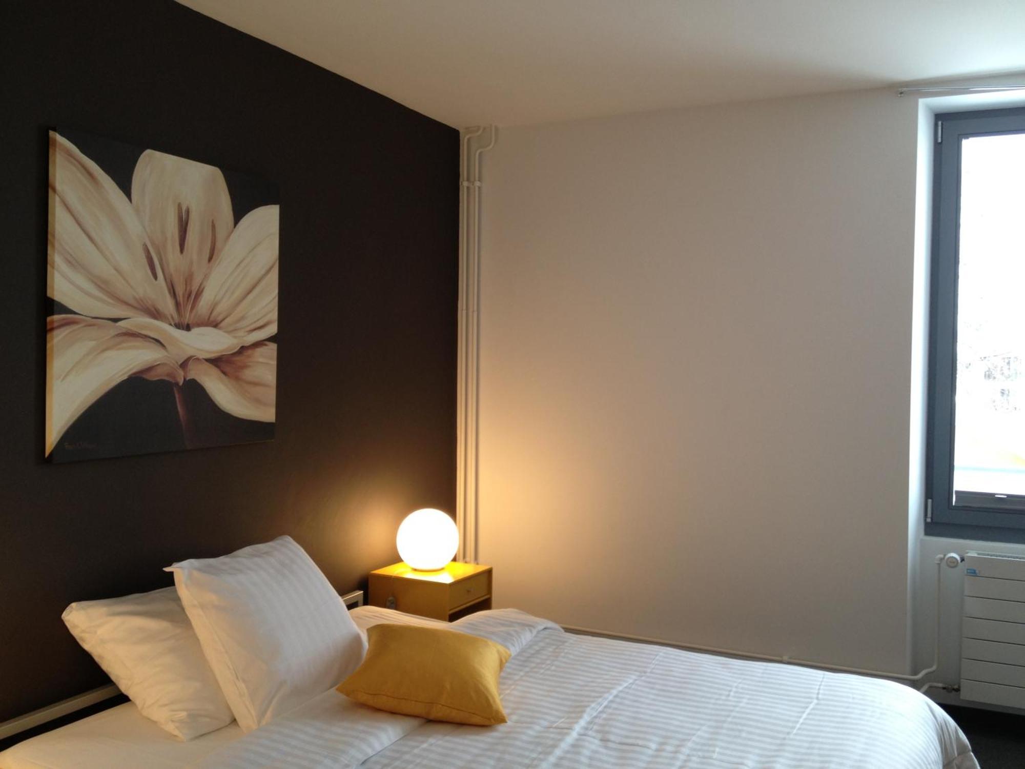 Hotel Au Boeuf Rouge à Crassier Extérieur photo