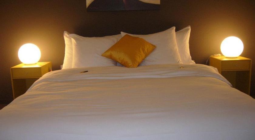 Hotel Au Boeuf Rouge à Crassier Chambre photo