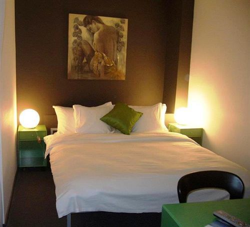 Hotel Au Boeuf Rouge à Crassier Extérieur photo