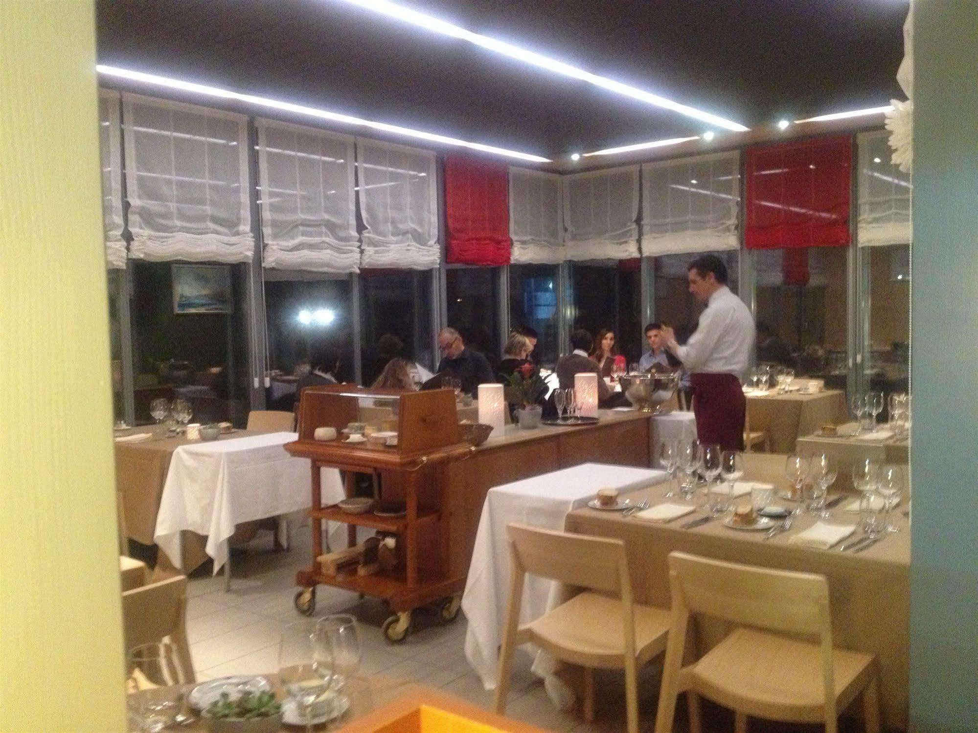 Hotel Au Boeuf Rouge à Crassier Extérieur photo