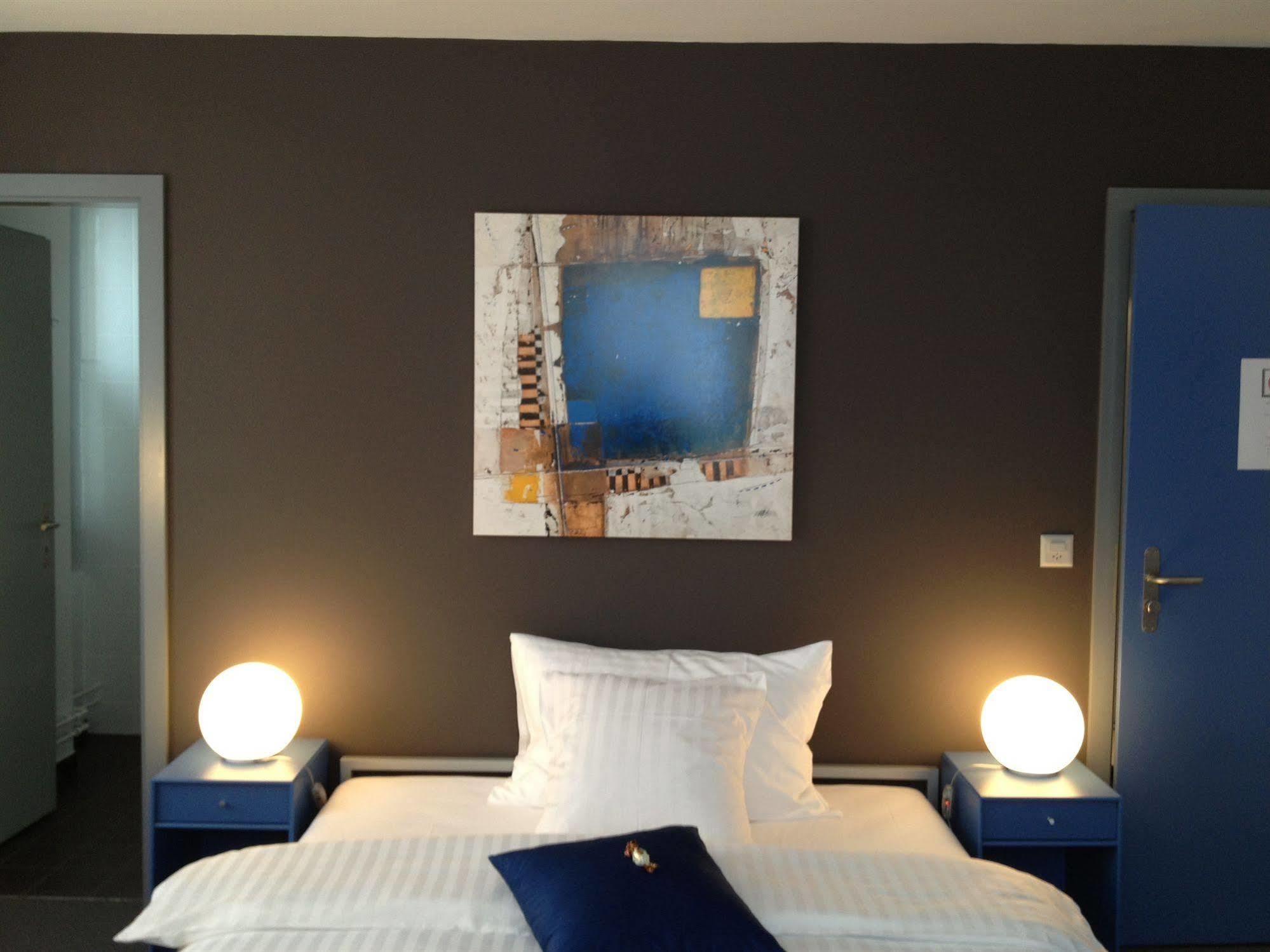 Hotel Au Boeuf Rouge à Crassier Extérieur photo